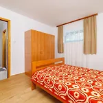 Hundefreundliches Nur 450 Meter Zum Mit Meerblick, Grill, Parkplatz Apartamento Dramalj