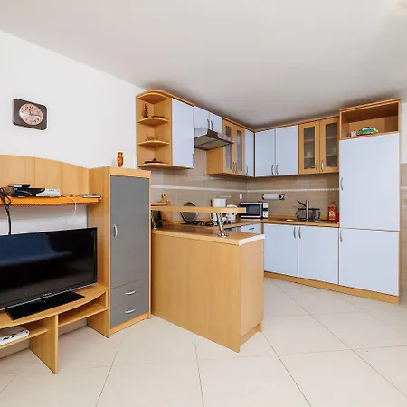 Hundefreundliches Nur 450 Meter Zum Mit Meerblick, Grill, Parkplatz Dramalj