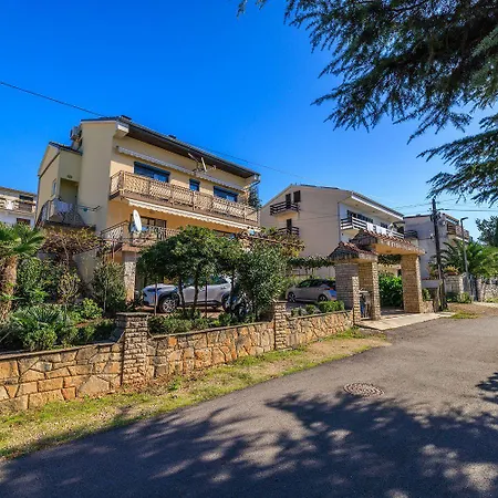 Hundefreundliches Nur 450 Meter Zum Mit Meerblick, Grill, Parkplatz Dramalj