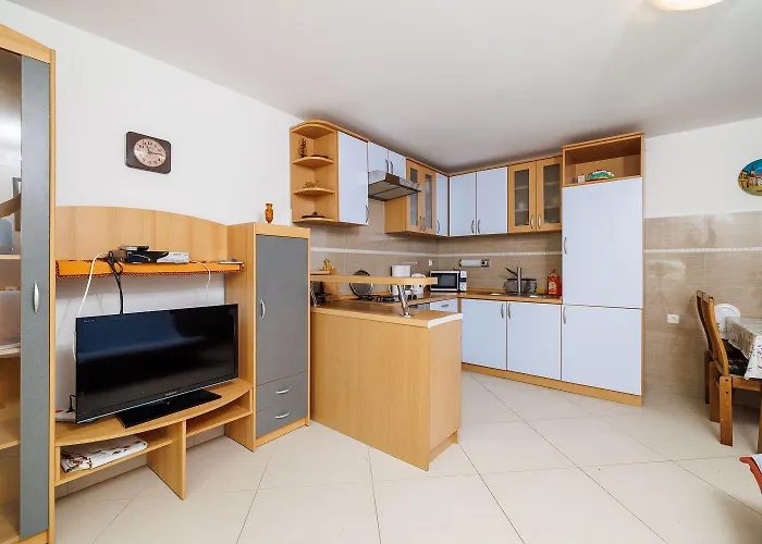 Hundefreundliches Nur 450 Meter Zum Mit Meerblick, Grill, Parkplatz Dramalj